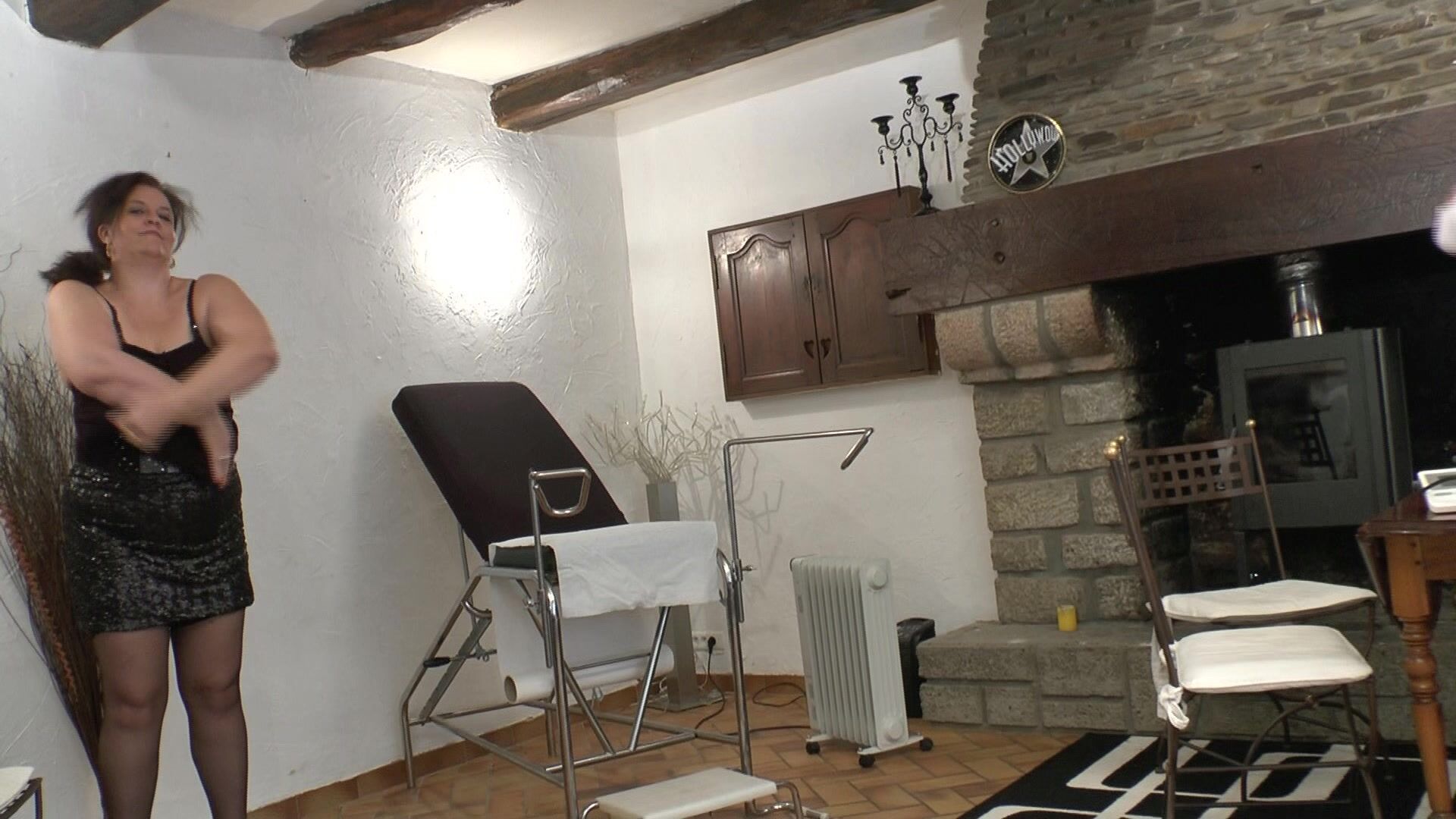 Le gynéco et son assistante sont des pervers!