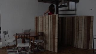 Une bonne chienne au gros cul se fait baiser par deux dépanneurs!