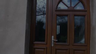 Une épouse nympho négocie la facture contre une bonne sodo!