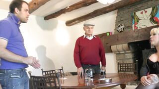 Plan à trois pour Malaurie, des seins énormes et un appétit hallucinant!