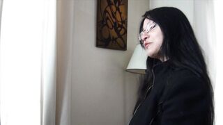 Max sodomise une jeune et jolie asiatique recrutée dans la rue!