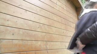 Shana, une blonde mature, gang-banguée par trois pervers!