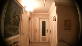 Quand Max raccompagne une voisine chaudasse, ça se termine forcément en douche de sperme!