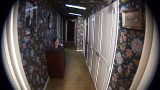 Samia, une voisine très entreprenante, s'invite à poil chez Rico!