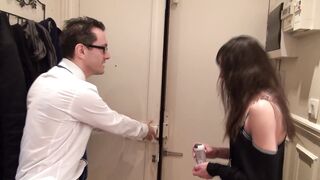 Samia, une voisine très entreprenante, s'invite à poil chez Rico!