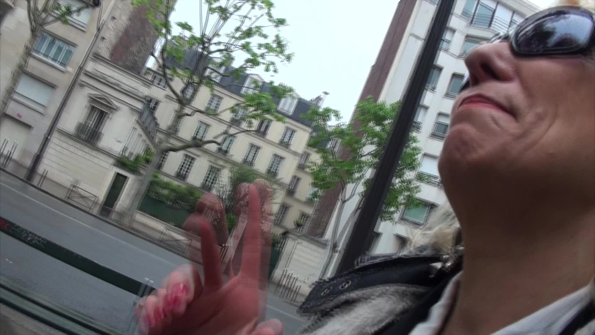 Charly, bonne cougar blonde avait très envie de sexe!