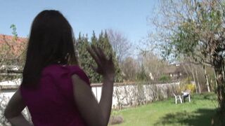 Il ne faut jamais parier avec Max... Il est capable de nous amener une salope en 15min