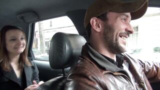 Draguée en terrasse, baisée sauvagement dans les bois