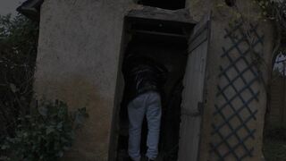 Lucie baise avec Papy pour le remercier.