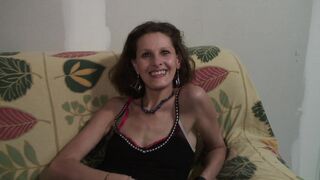 Sophie revient nous voir pour boouffer de la bite