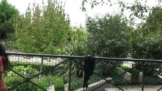 Kenza joue la joggeuse en manque avant de se faire baiser!